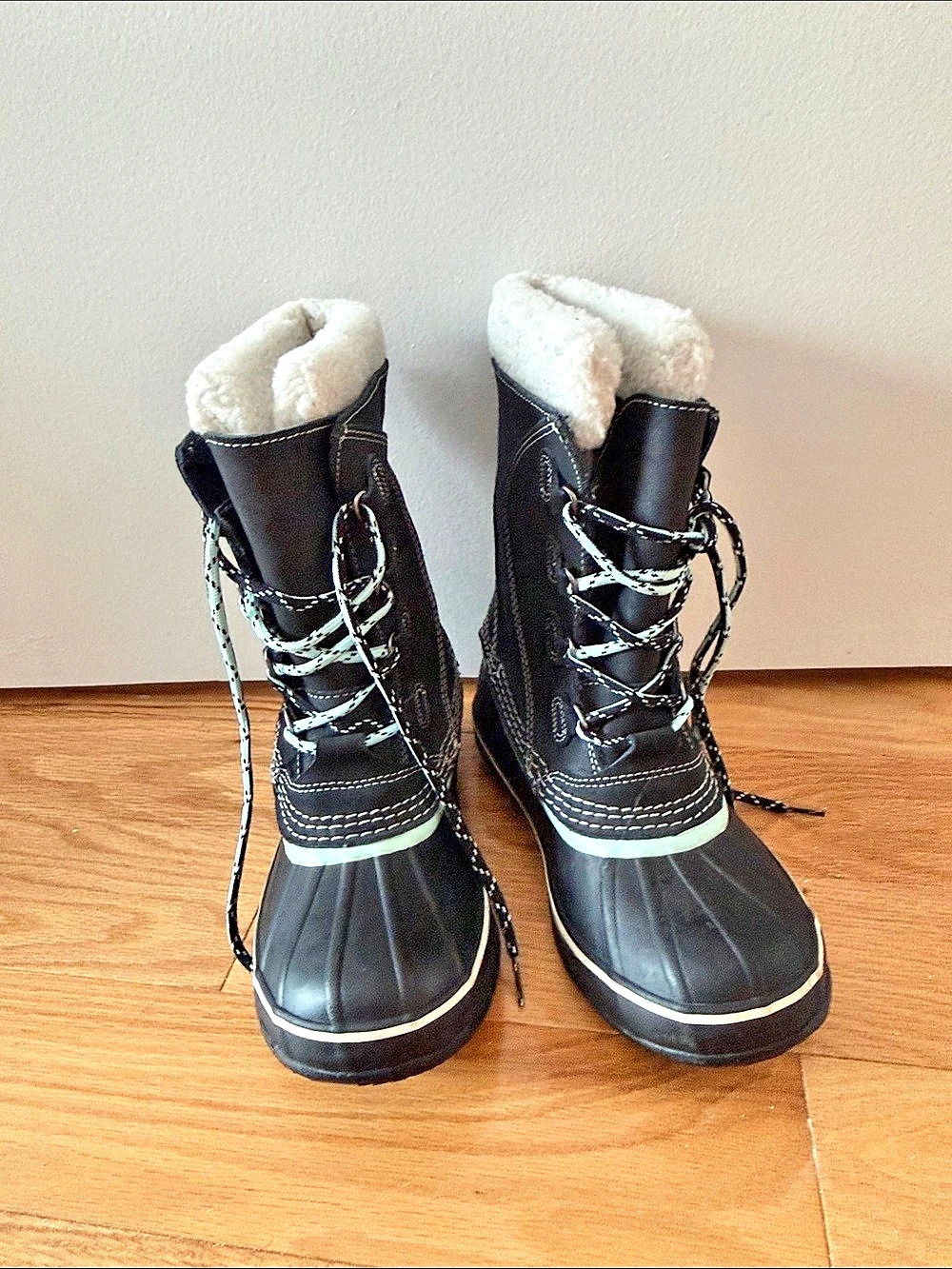 L.L.Bean Shearling-Lined Insulated Duck Boots Black & White